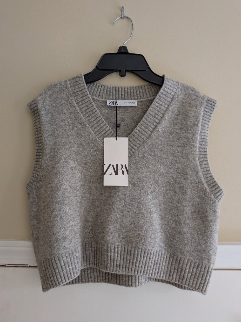 NWT Zara Knit Gray V-Neck Crop Top - Picture 3 of 3